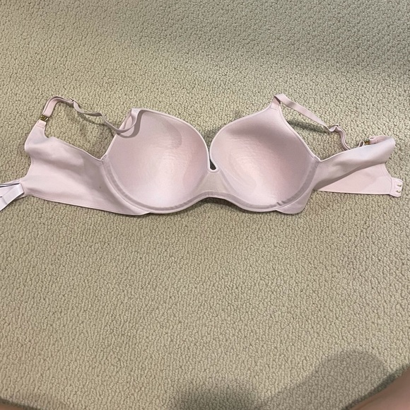 Incredible by Victoria’s Secret lined Bra - Picture 2 of 4